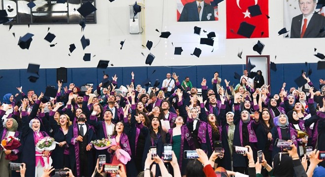  ETÜ'de mezuniyet coşkusu